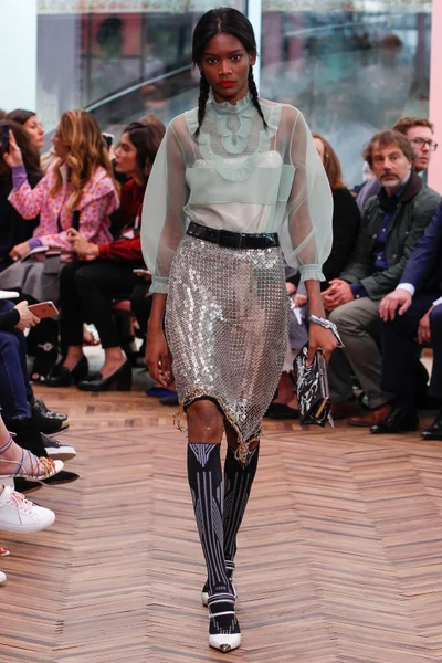 Look 29